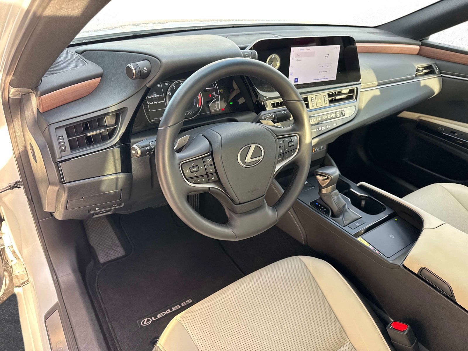 Used 2025 Lexus ES 350 w/ Premium Package FWD image 21