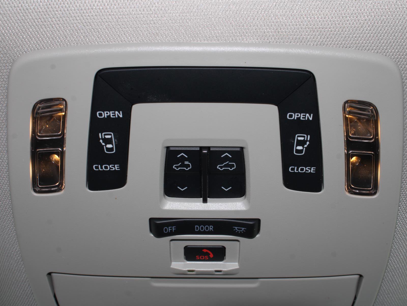 Used 2024 Toyota Sienna LE w/ LE Plus Package image 11