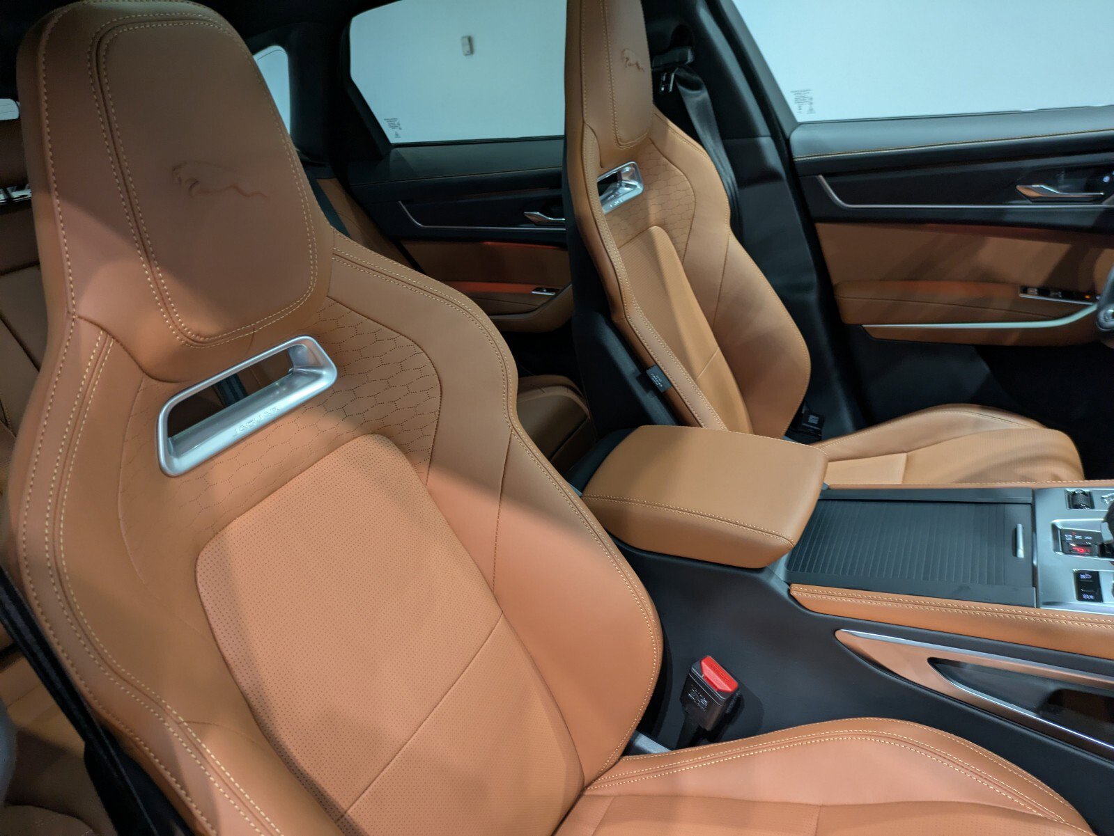 New 2026 Jaguar F-PACE R-Dynamic S image 24
