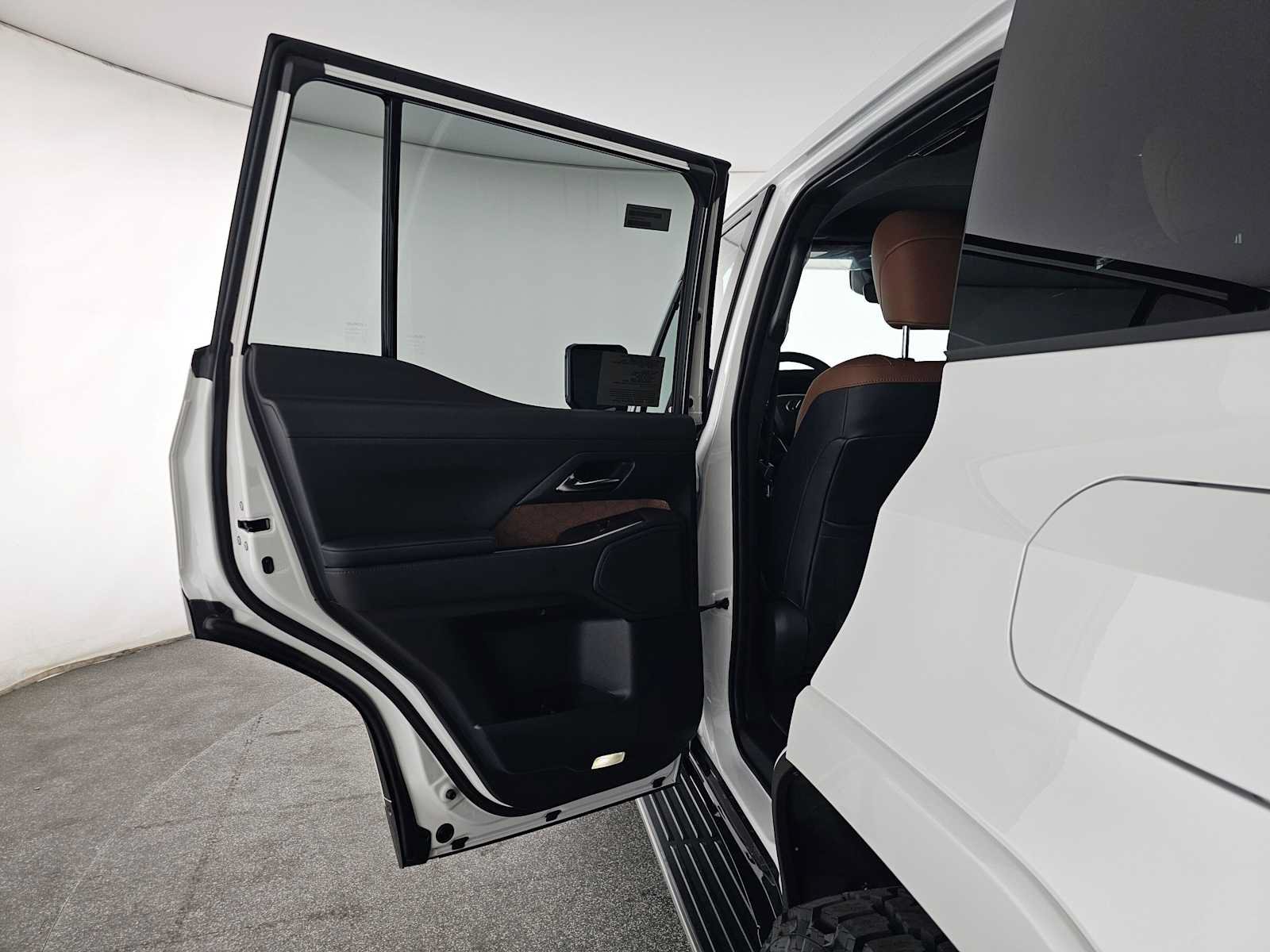 New 2026 Lexus GX 550 AWD/4WD image 17