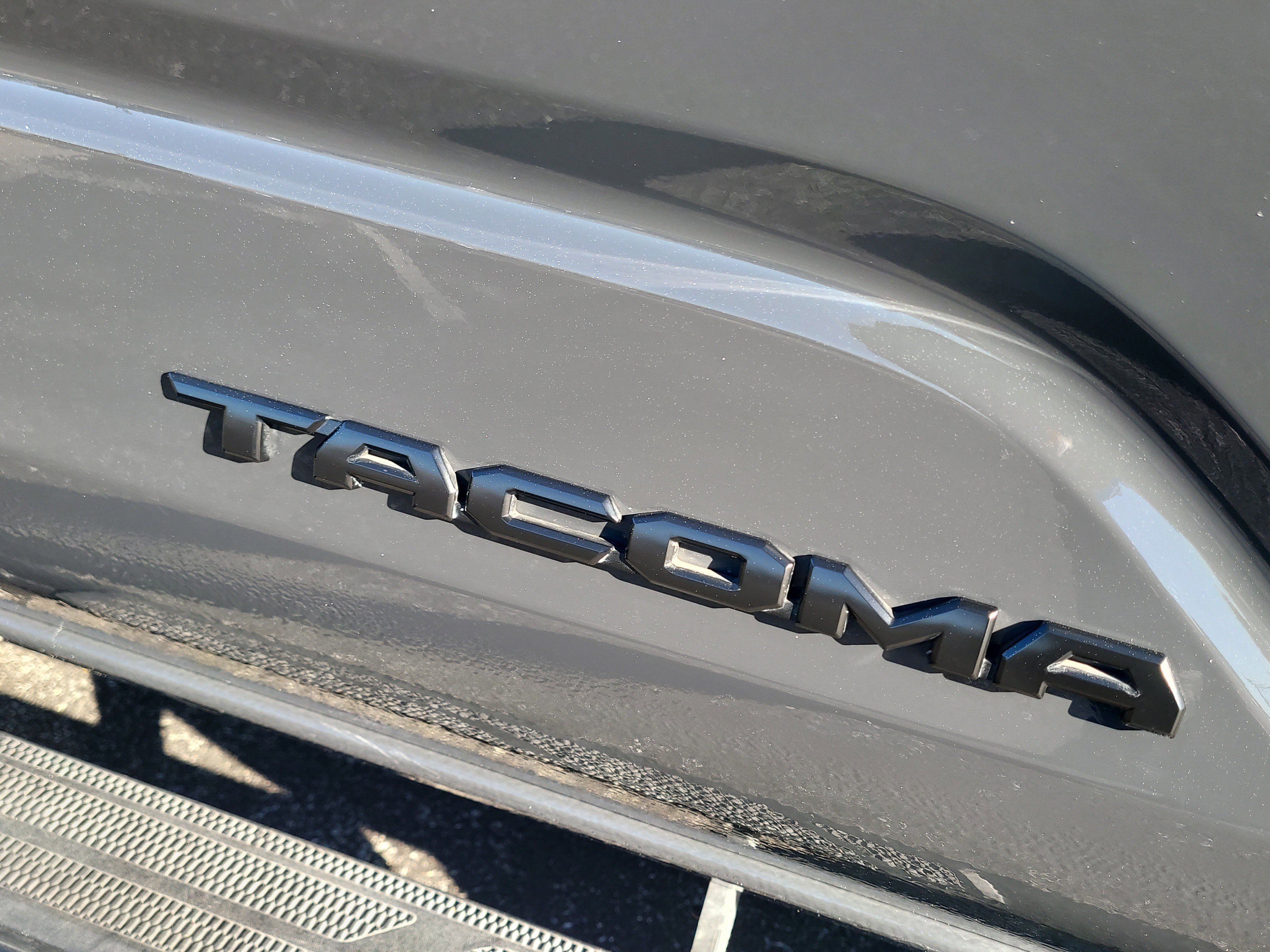 Certified 2025 Toyota Tacoma TRD Off-Road image 10