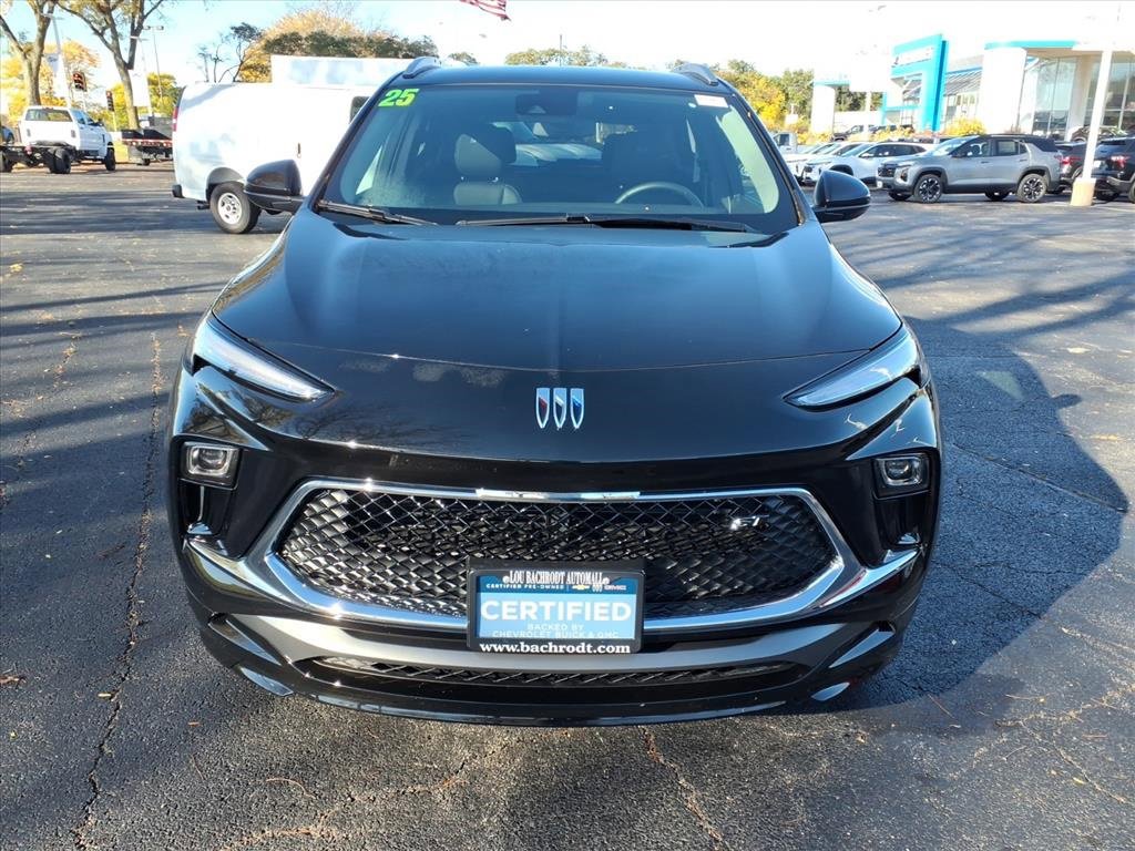Used 2025 Buick Encore GX Sport Touring w/ Comfort Package image 2