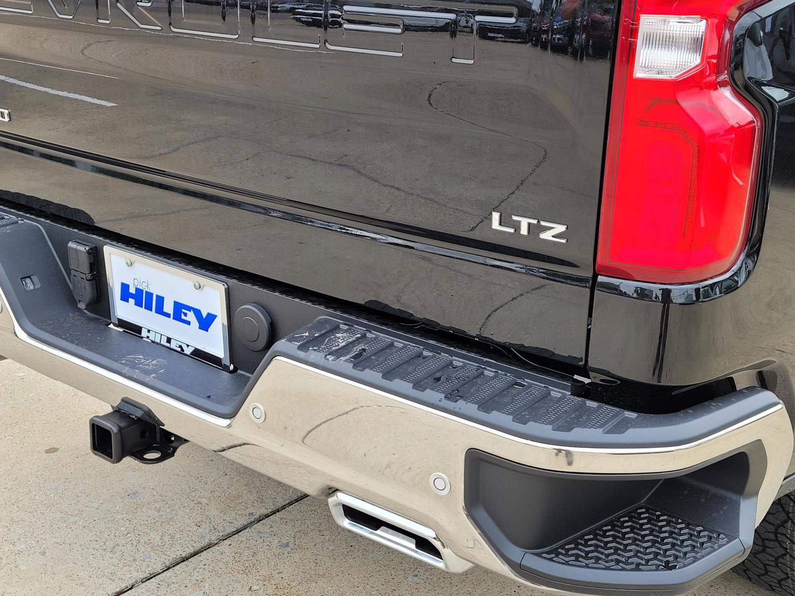 New 2026 Chevrolet Silverado 1500 LTZ w/ Z71 Off-Road Package AWD/4WD image 4