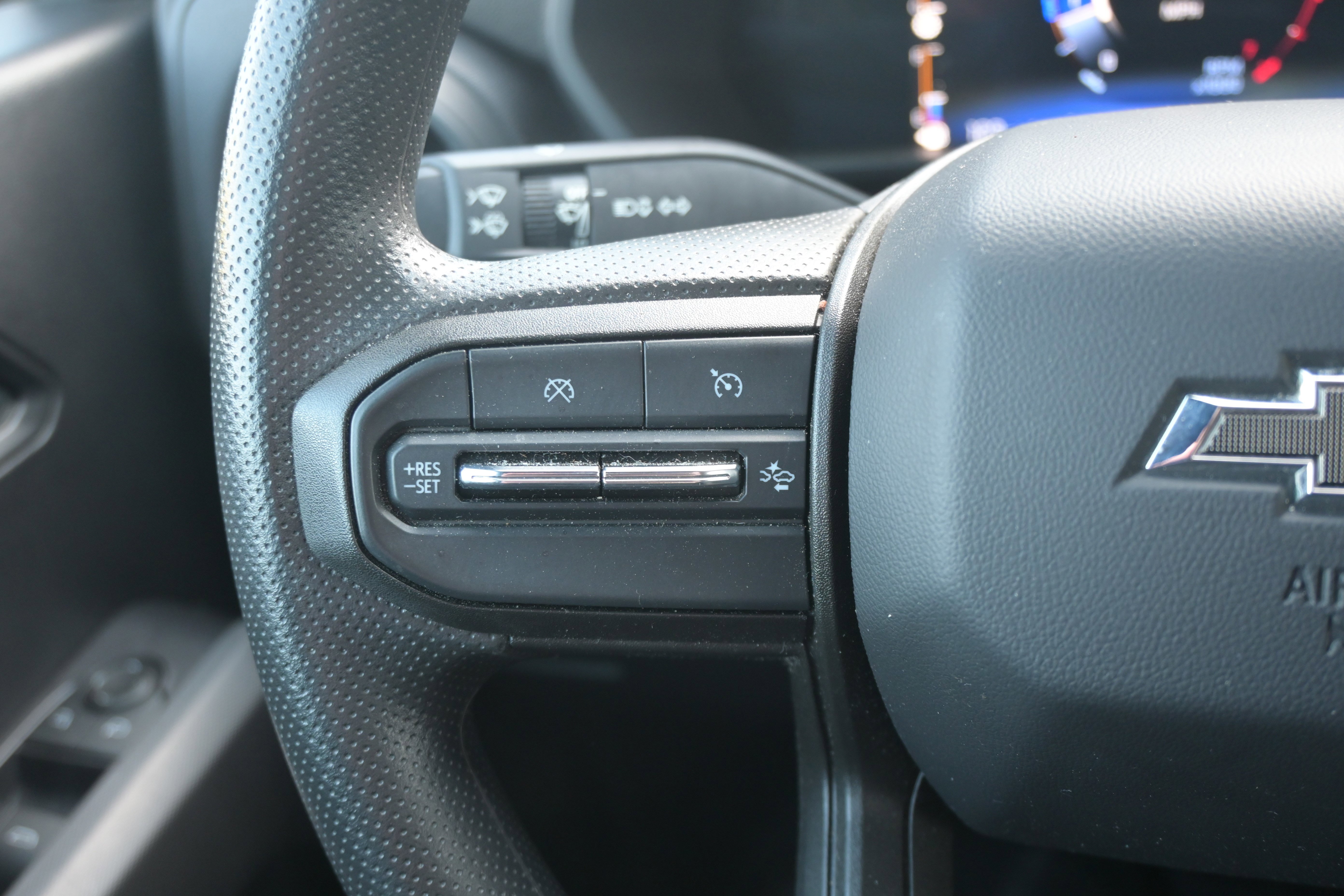 Used 2023 Chevrolet Colorado Trail Boss w/ Technology Package AWD/4WD image 18