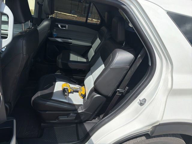 Used 2024 Ford Explorer XLT w/ Equipment Group 202A RWD image 9