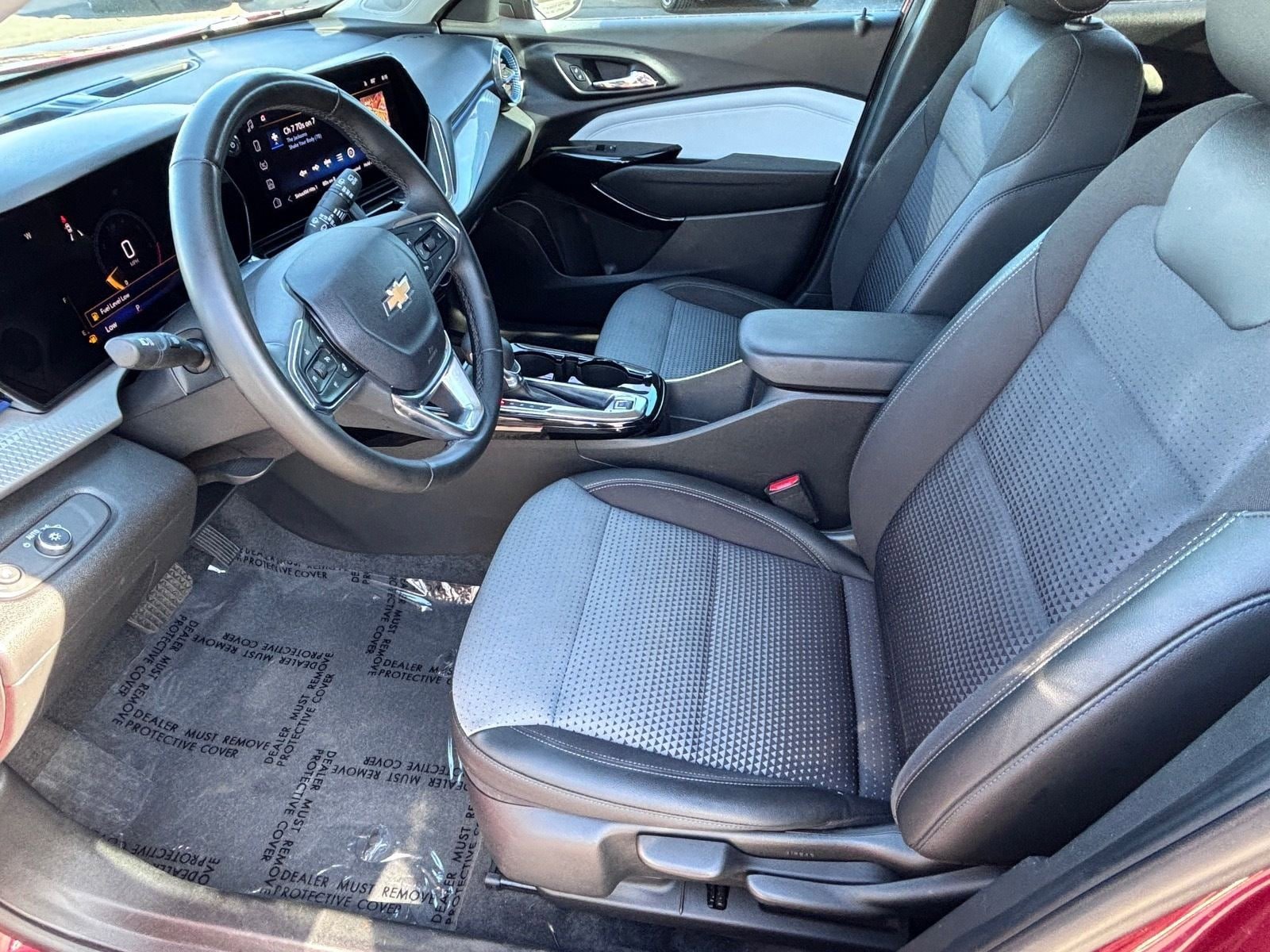 Used 2025 Chevrolet Trax LT w/ Driver Confidence Package FWD image 17
