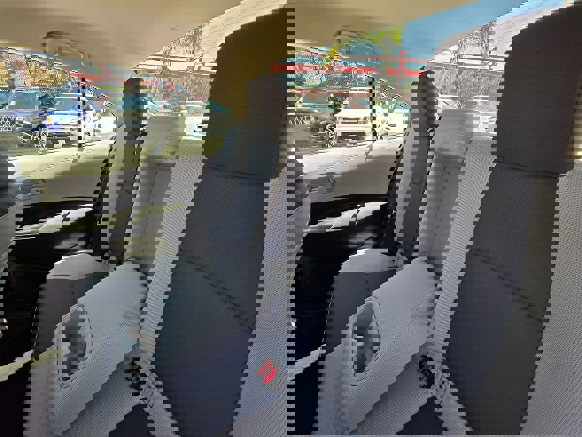 Used 2023 Toyota Corolla LE image 27