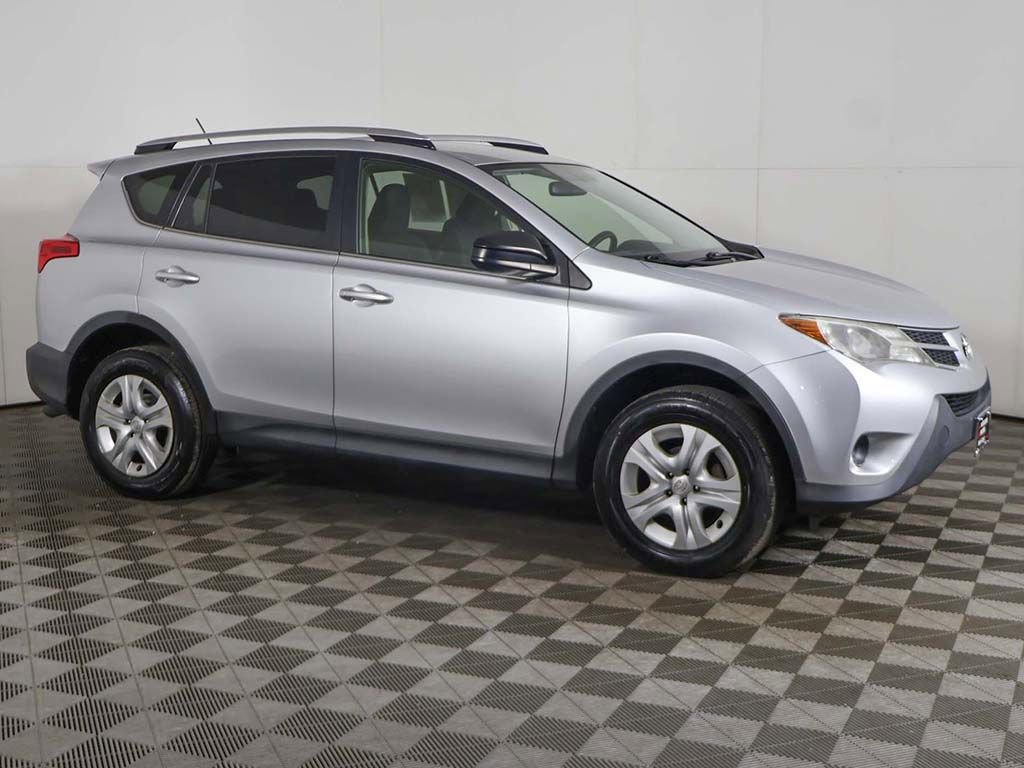 Used 2015 Toyota RAV4 LE AWD/4WD image 11