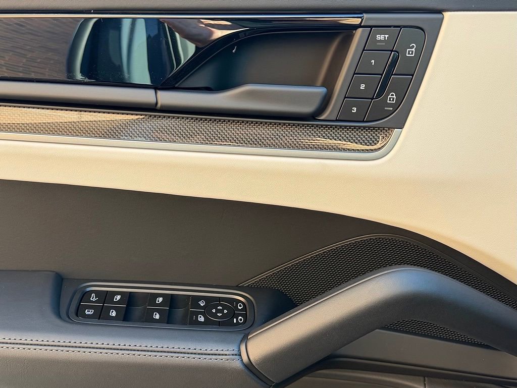 New 2026 Porsche Cayenne Turbo image 17