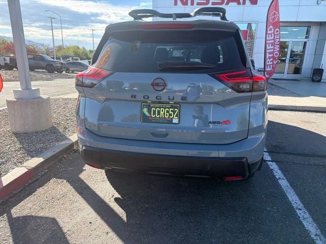 Used 2025 Nissan Rogue SV AWD/4WD image 16