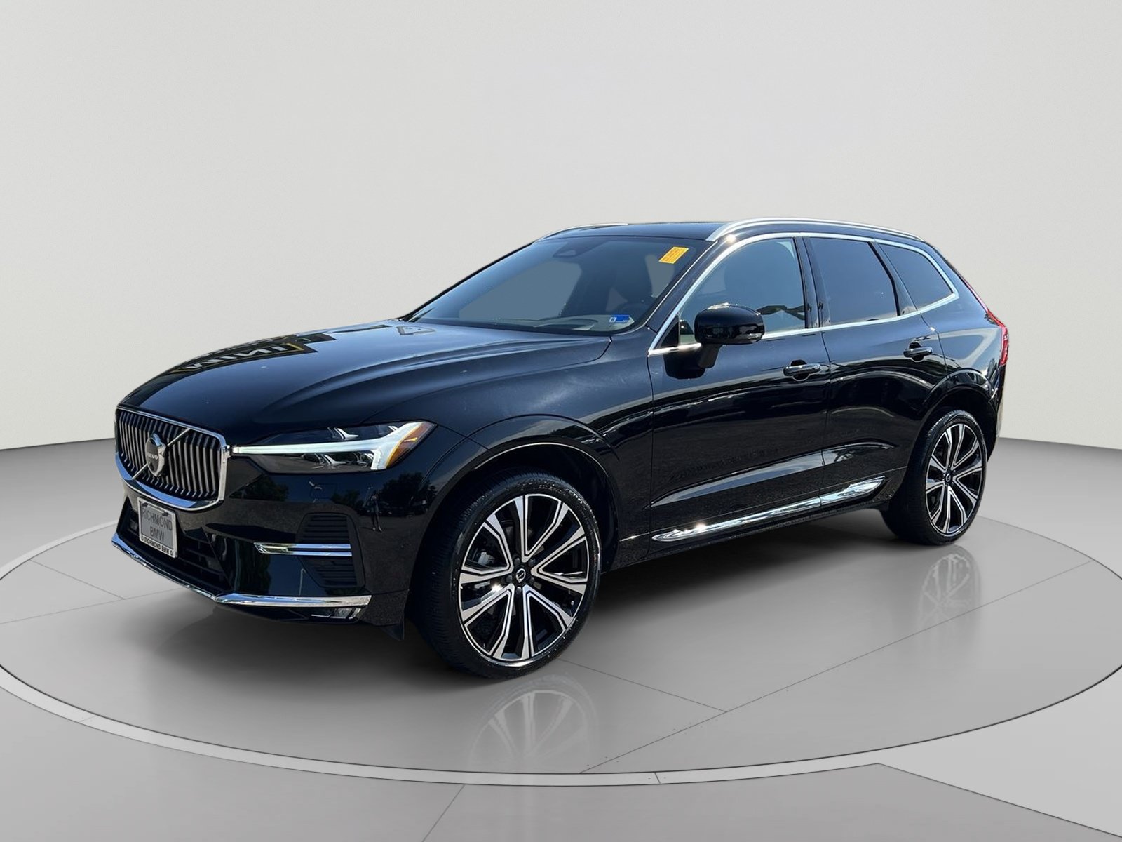 Used 2023 Volvo XC60 B5 Ultimate w/ Climate Package AWD/4WD image 1