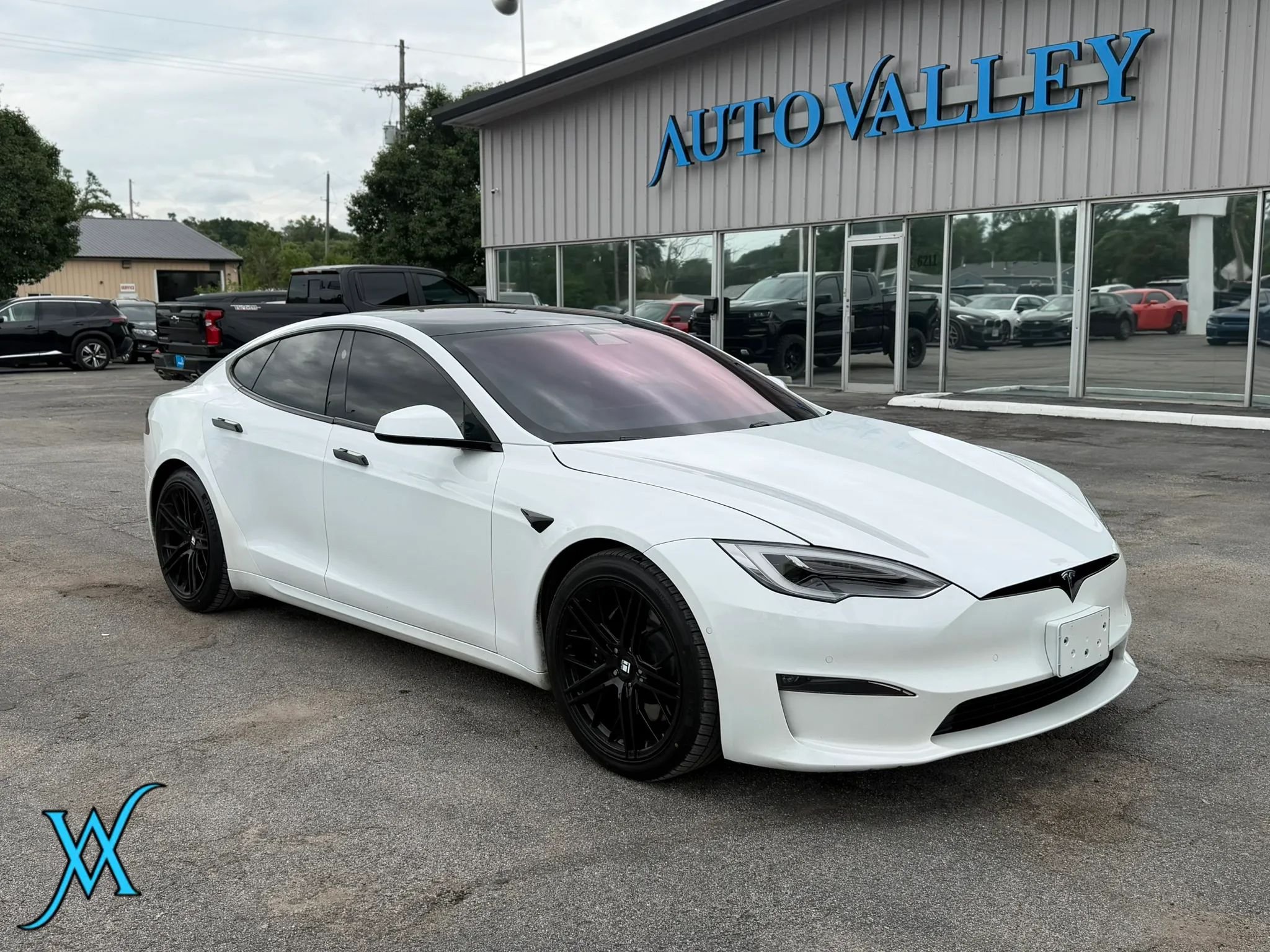 Used 2022 Tesla Model S Standard Range AWD/4WD image 1