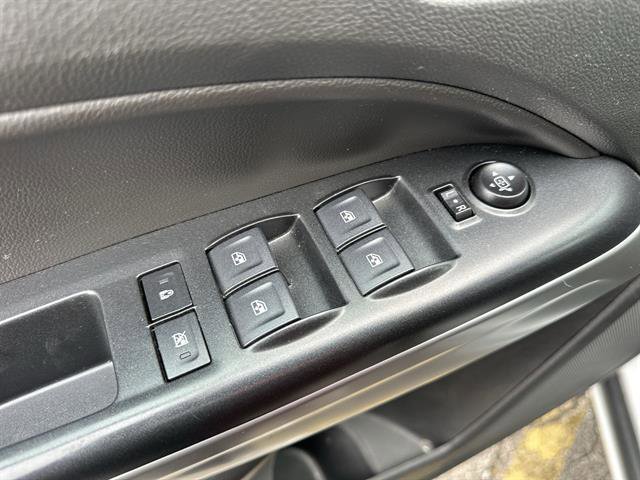 Used 2022 Chevrolet Colorado LT w/ LT Convenience Package AWD/4WD image 15