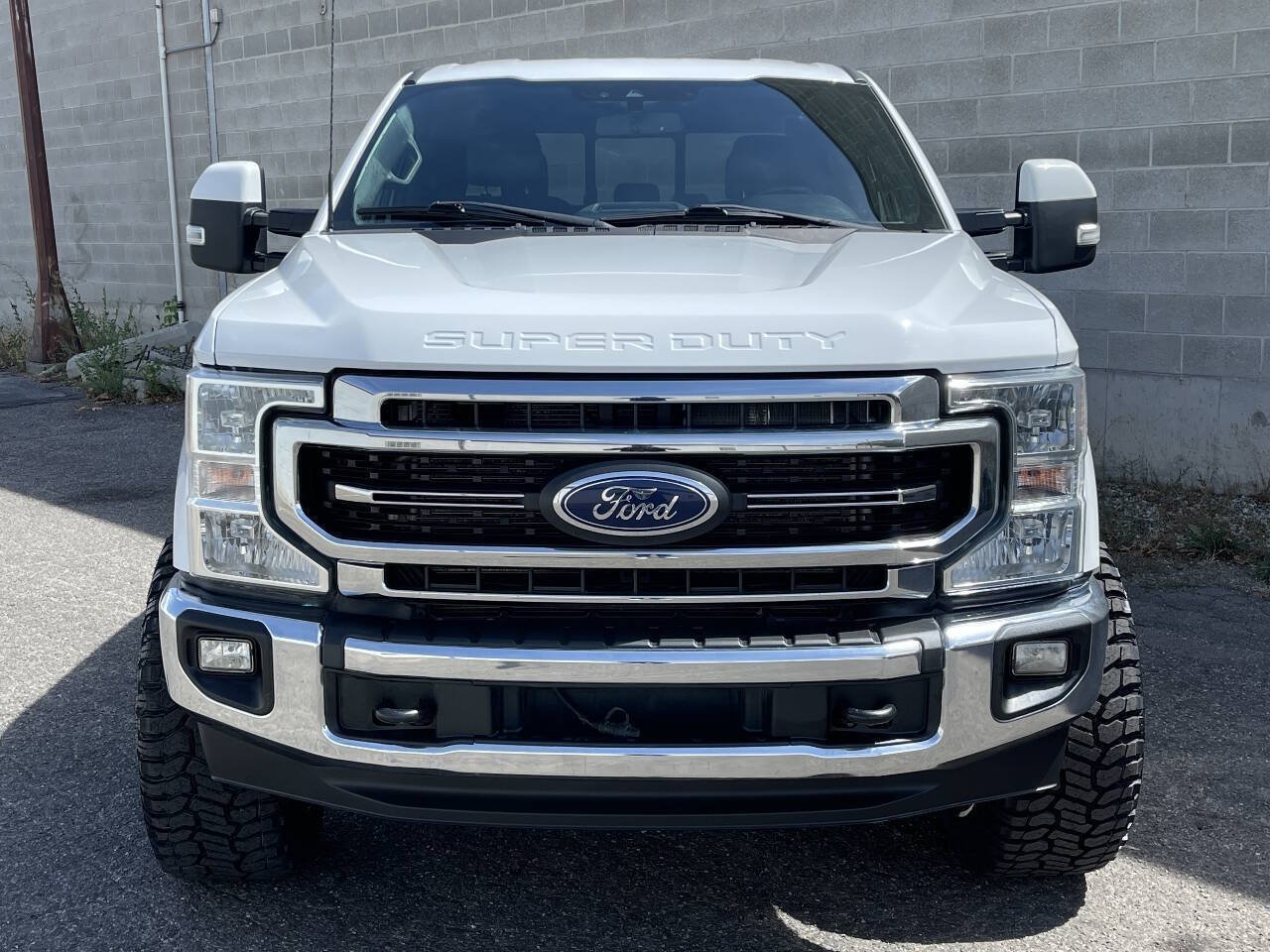 Used 2022 Ford F350 Lariat w/ Lariat Ultimate Package AWD/4WD image 2
