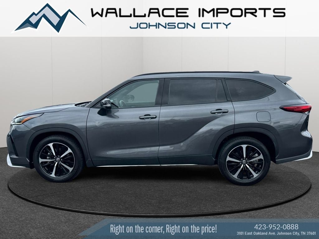 Used 2022 Toyota Highlander XSE FWD image 1