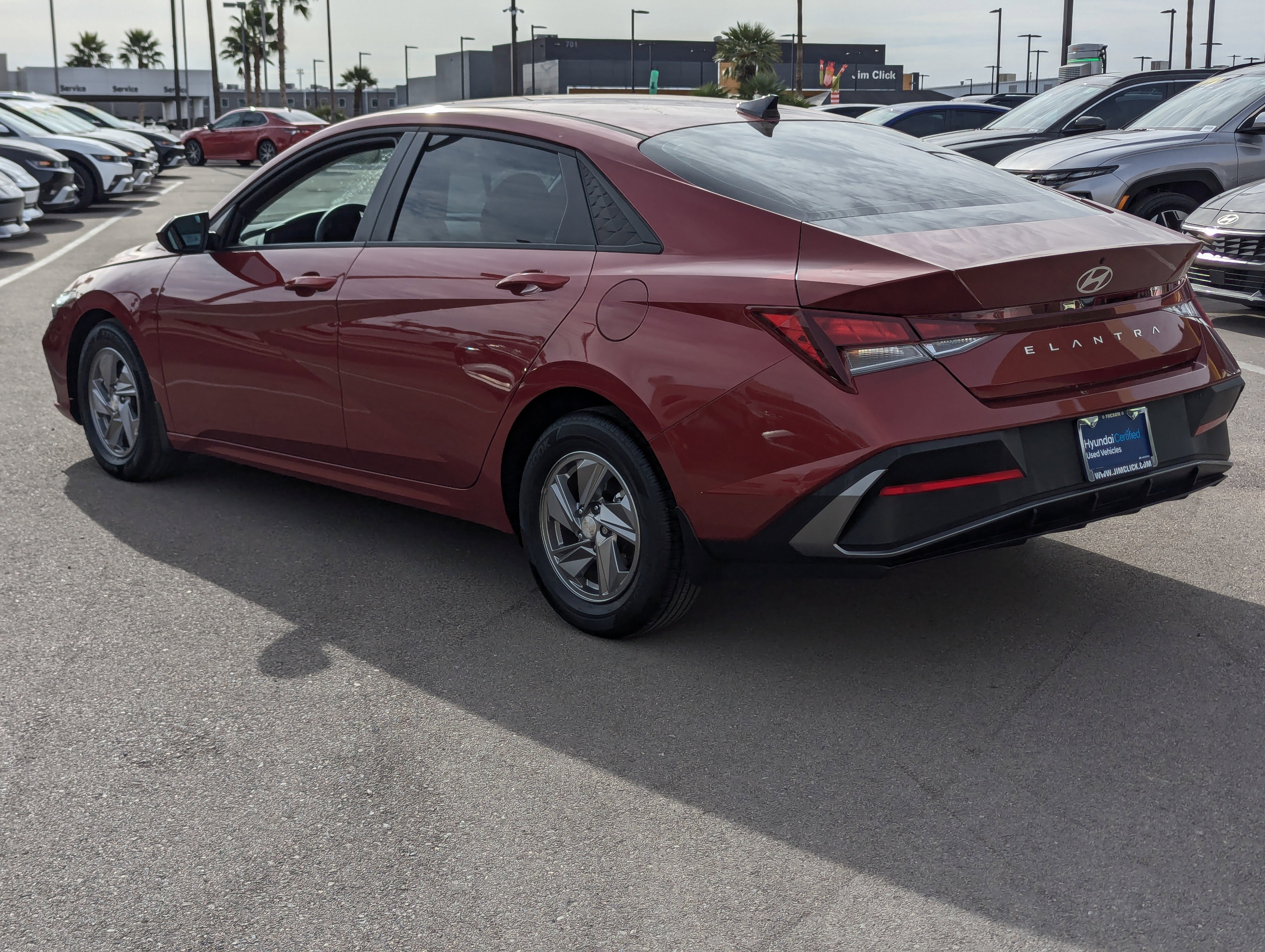 Certified 2025 Hyundai Elantra SE image 4