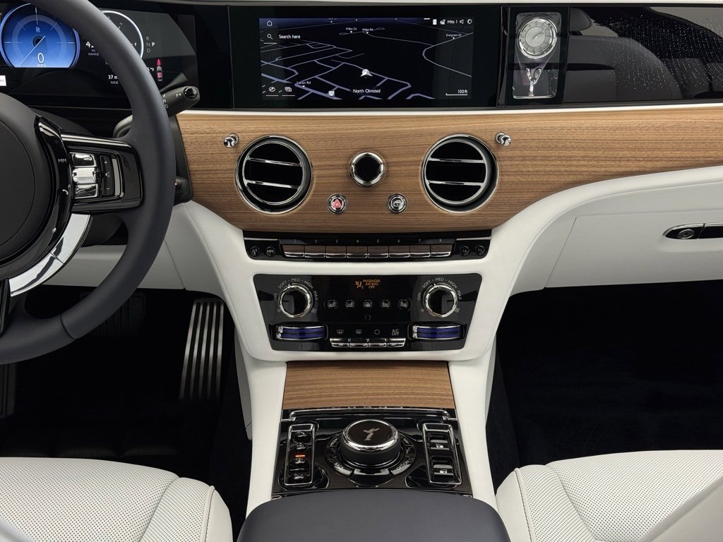 New 2025 Rolls-Royce Ghost image 15