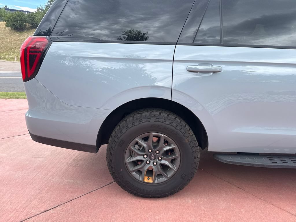 Used 2026 Ford Expedition Tremor AWD/4WD image 35