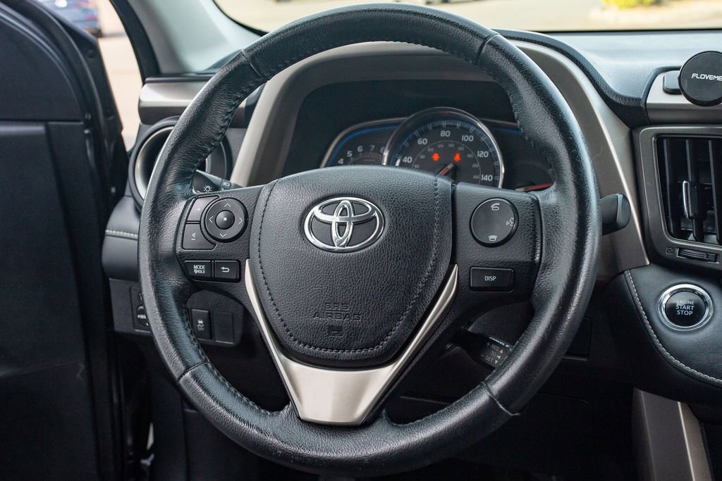 Used 2015 Toyota RAV4 Limited AWD/4WD image 22