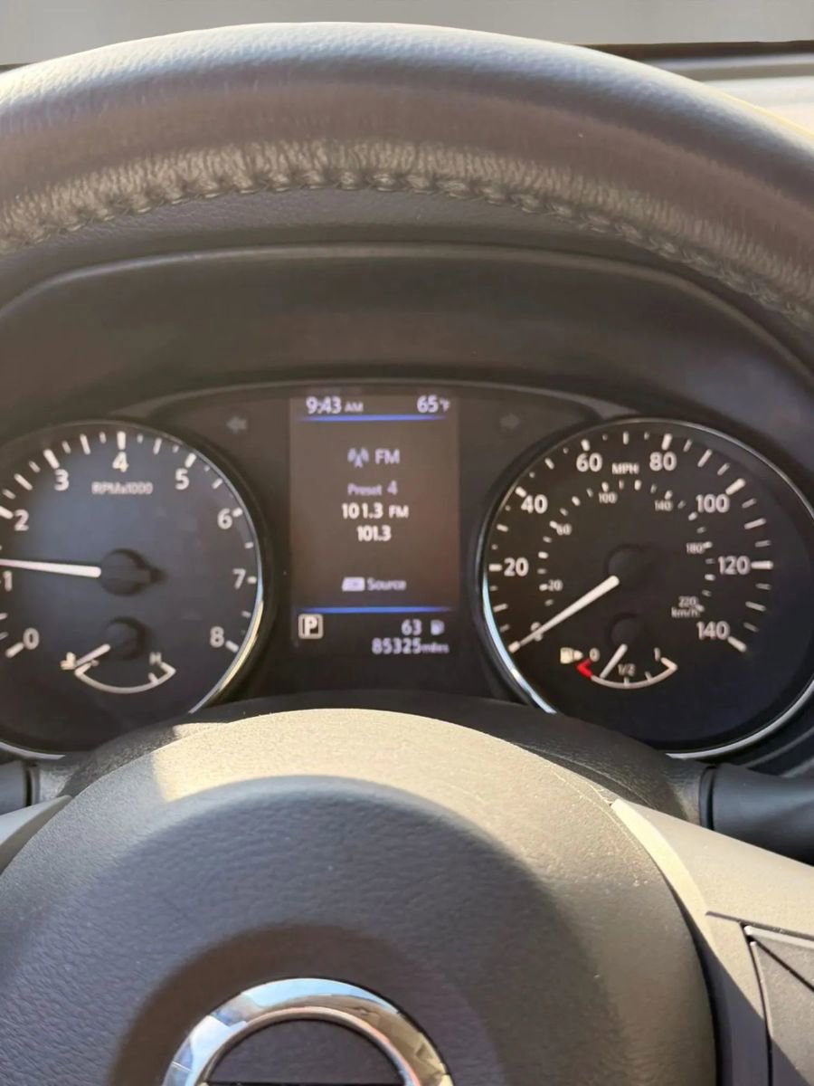 Used 2020 Nissan Rogue SV image 8