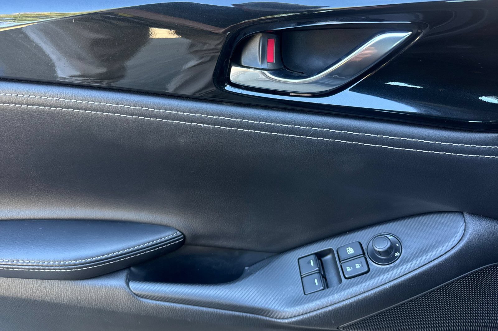 Used 2021 MAZDA MX-5 Miata Club w/ Appearance Package RWD image 12