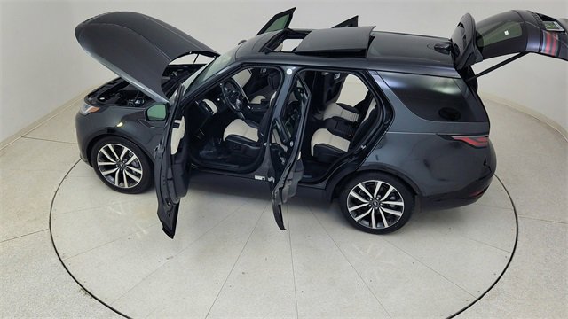 Used 2024 Land Rover Discovery Dynamic SE image 90
