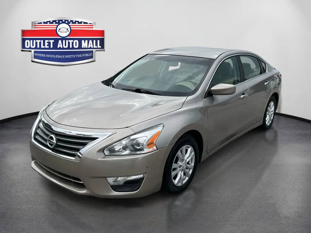 Used 2014 Nissan Altima 2.5 S w/ Sport Value Package FWD image 7