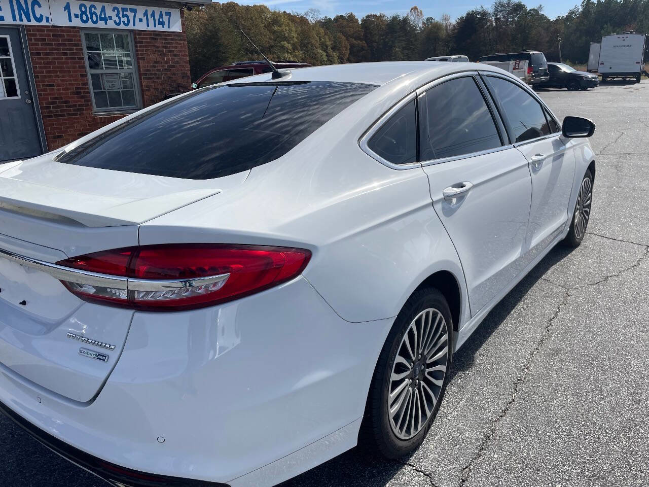 Used 2018 Ford Fusion Titanium AWD/4WD image 3