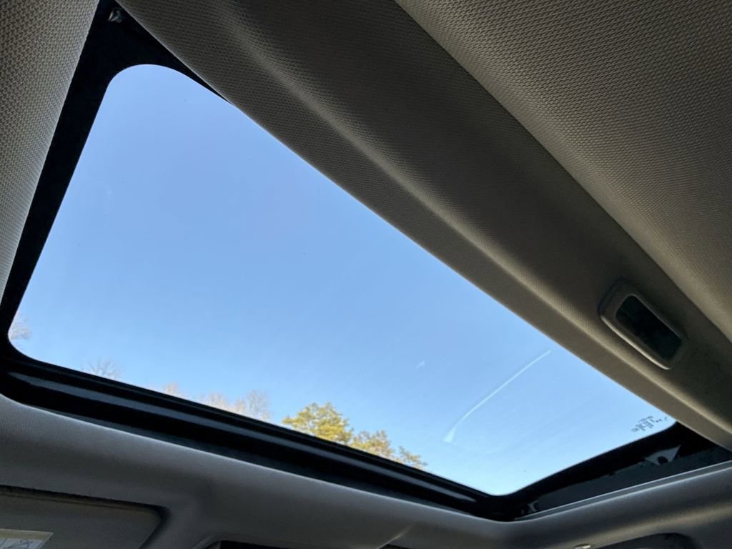 Used 2025 Honda CR-V EX-L image 23