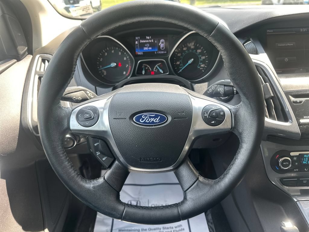 Used 2014 Ford Focus Titanium FWD image 17