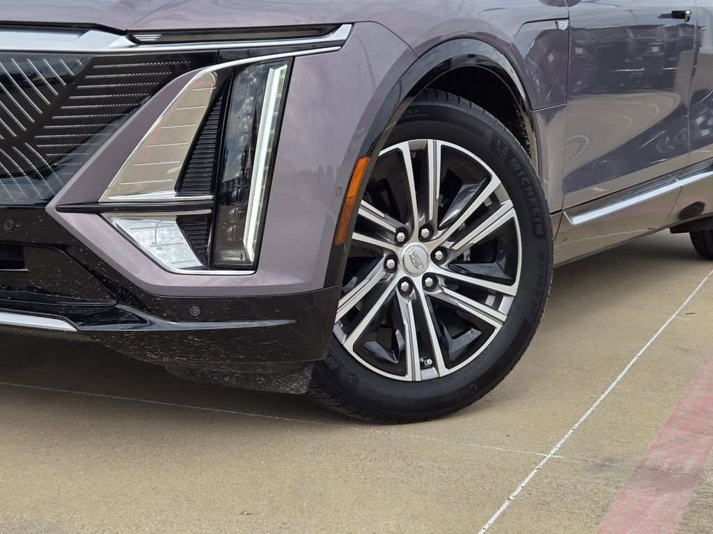 Certified 2024 Cadillac Lyriq Luxury image 7