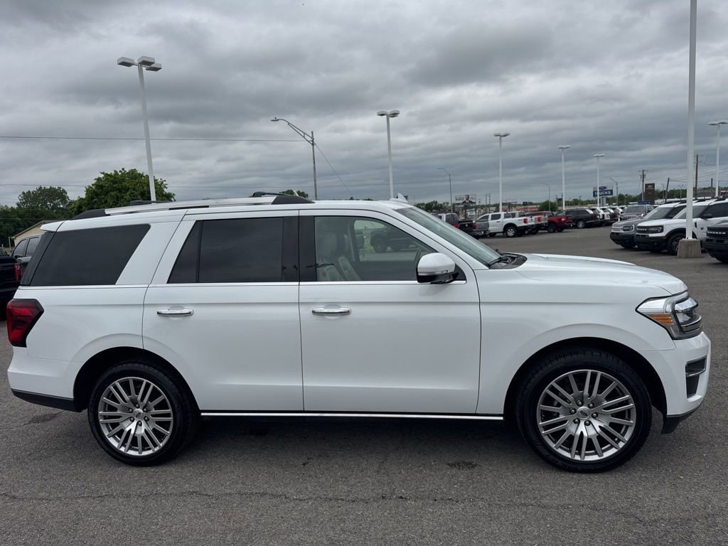 Used 2024 Ford Expedition Limited image 5