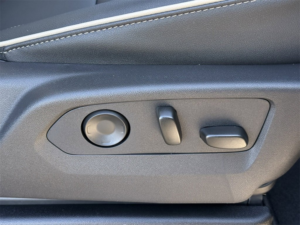 New 2026 GMC Yukon XL Elevation image 40