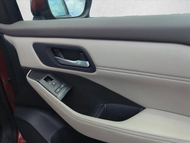 Used 2023 Nissan Rogue SL image 28