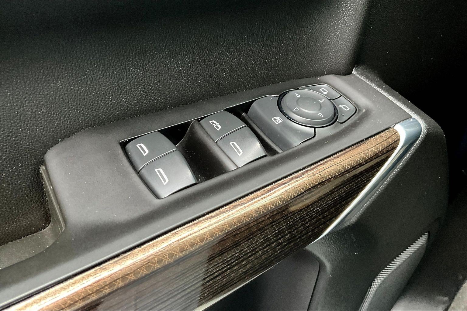 Used 2021 Chevrolet Silverado 1500 LT AWD/4WD image 34