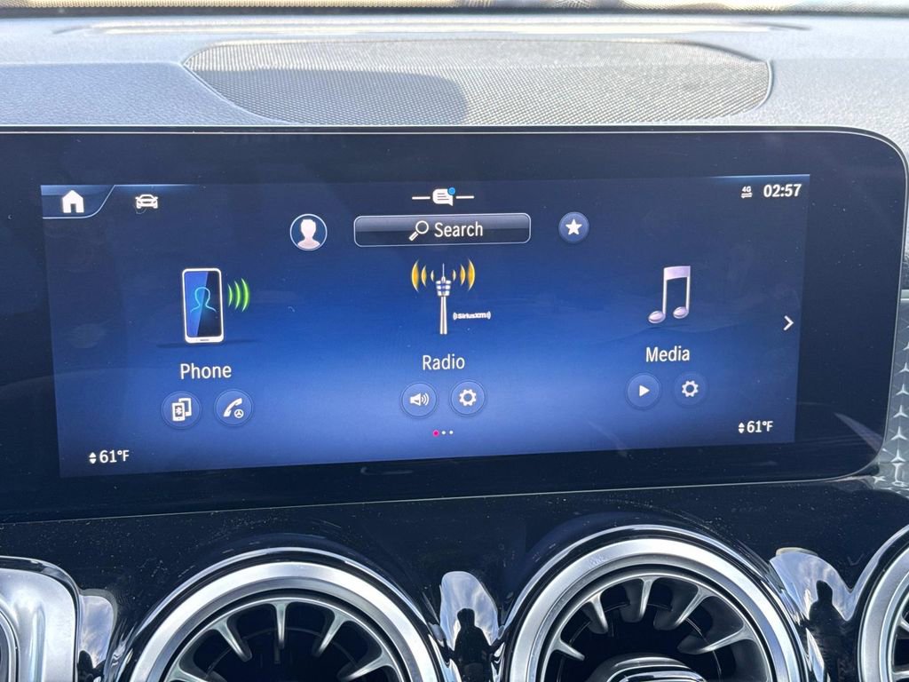 Used 2025 Mercedes-Benz GLB 250 image 25