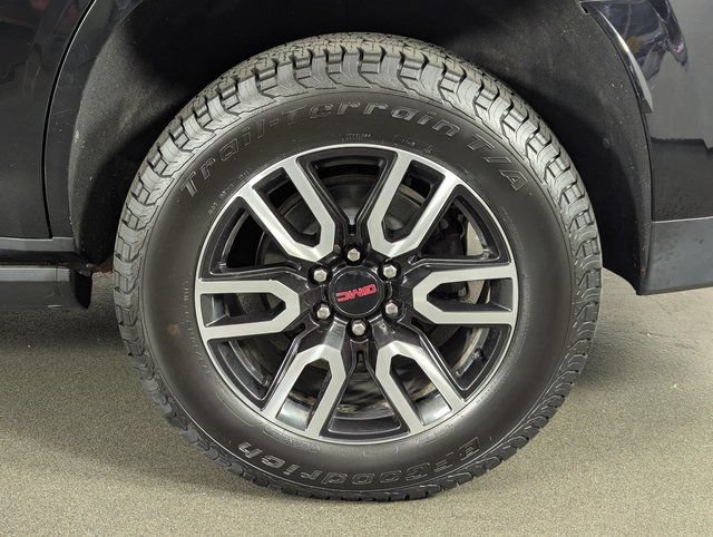 Used 2023 GMC Yukon AT4 w/ Technology Package AWD/4WD image 10