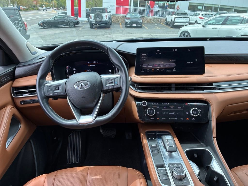 Used 2023 INFINITI QX60 Sensory w/ Vision Package AWD/4WD image 19