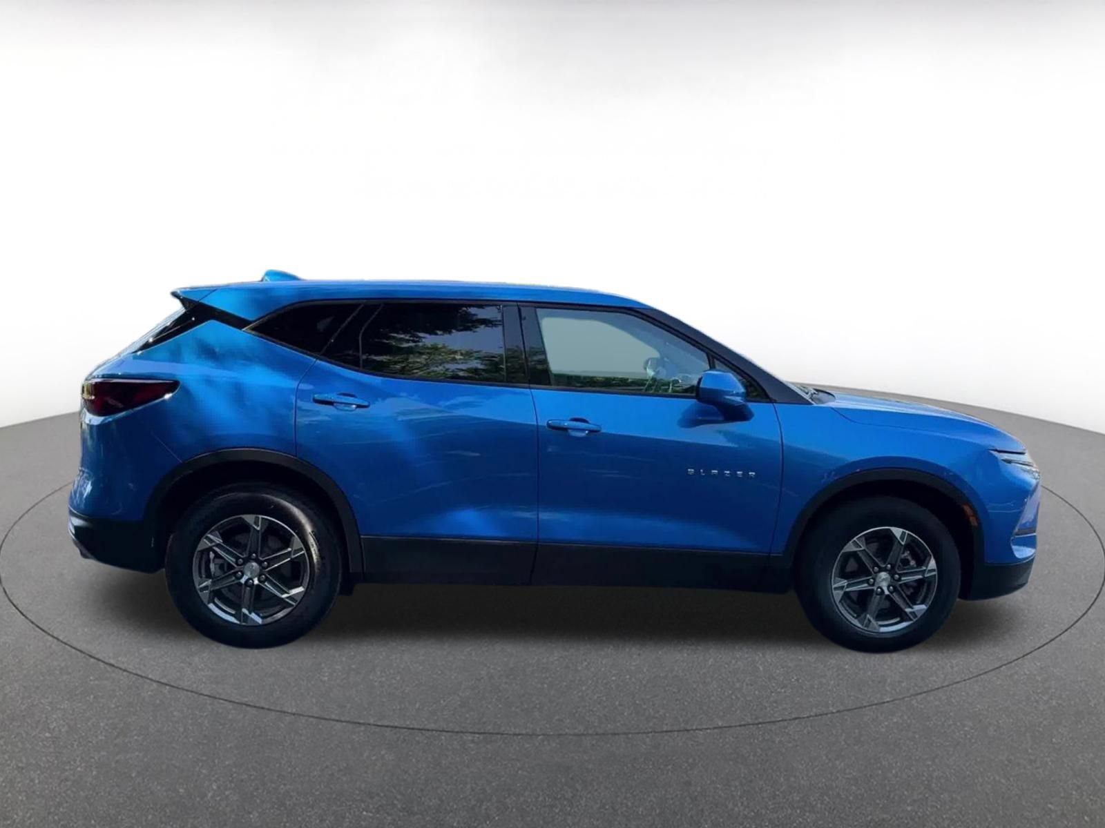 Used 2025 Chevrolet Blazer LT FWD image 13