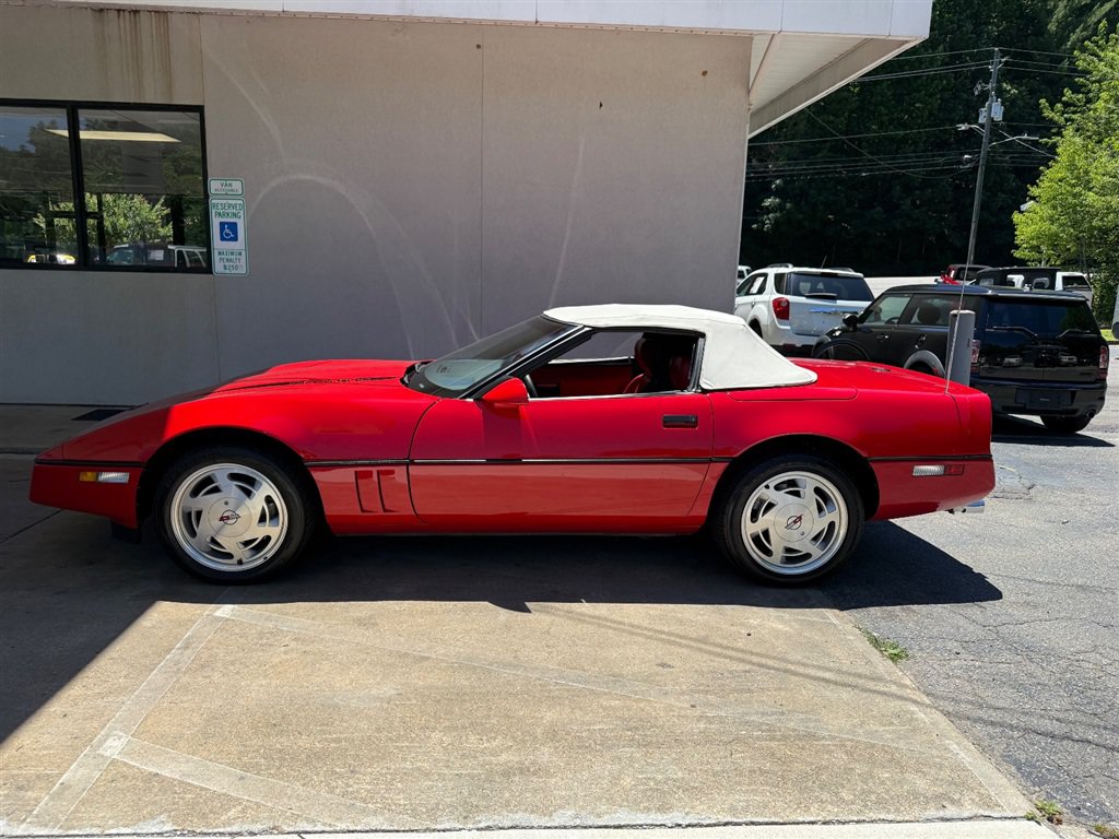 Used 1989 Chevrolet Corvette Convertible RWD image 11