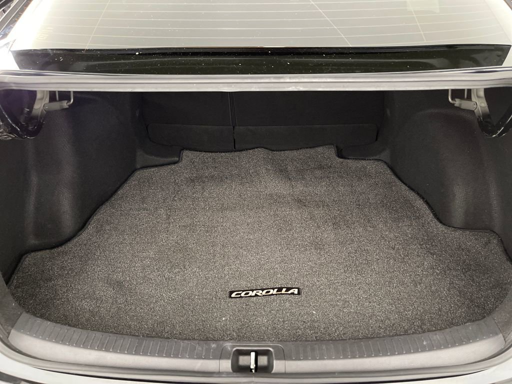 Certified 2021 Toyota Corolla SE w/ SE Premium Package FWD image 10