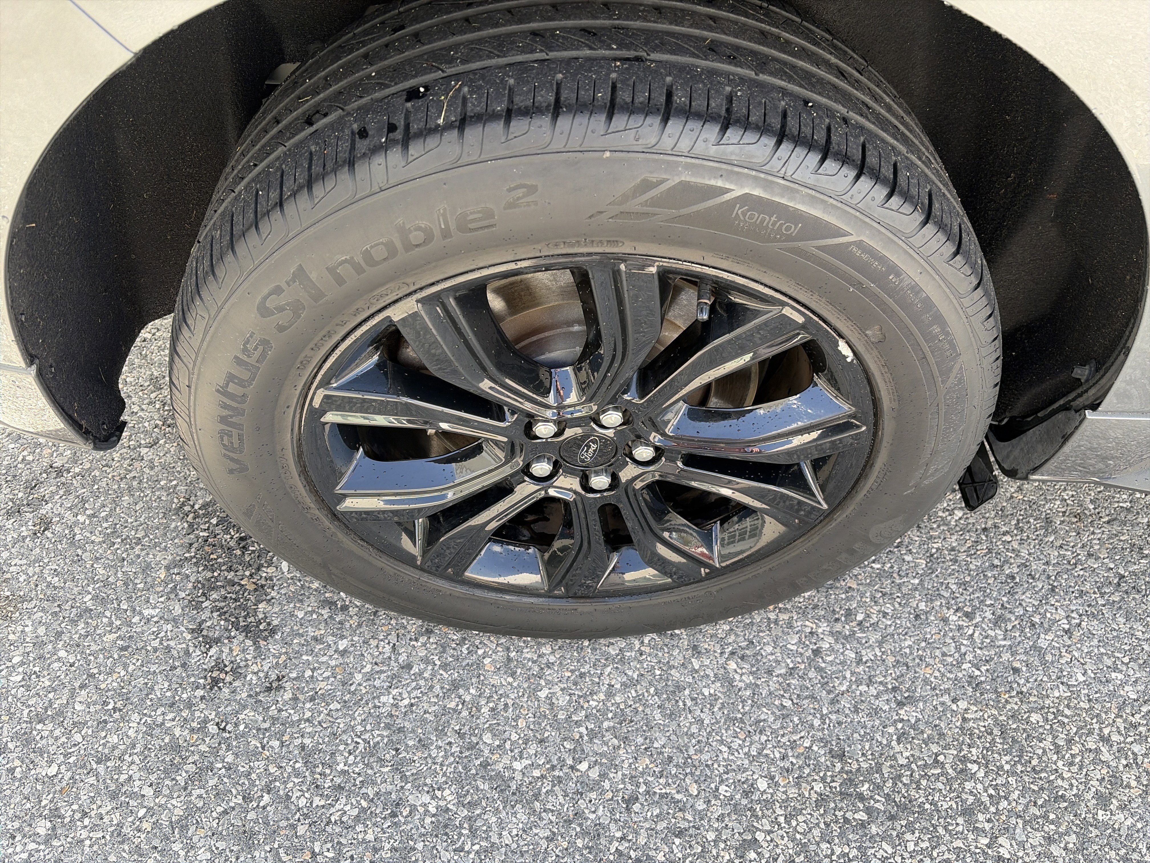 Used 2022 Ford Edge SE w/ Black Appearance Package image 14