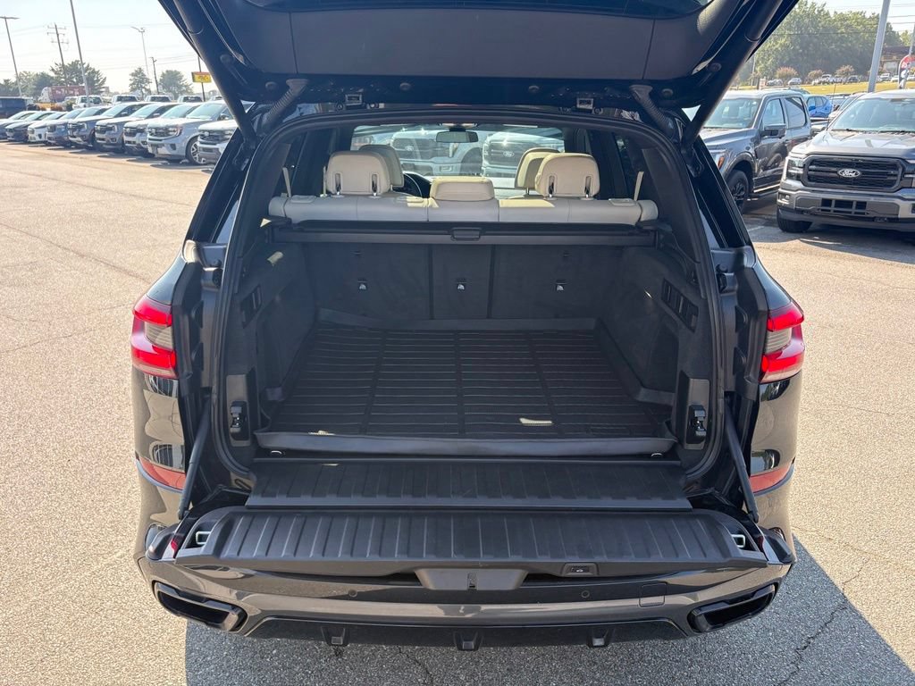 Used 2021 BMW X5 M50i w/ Executive Package AWD/4WD image 16