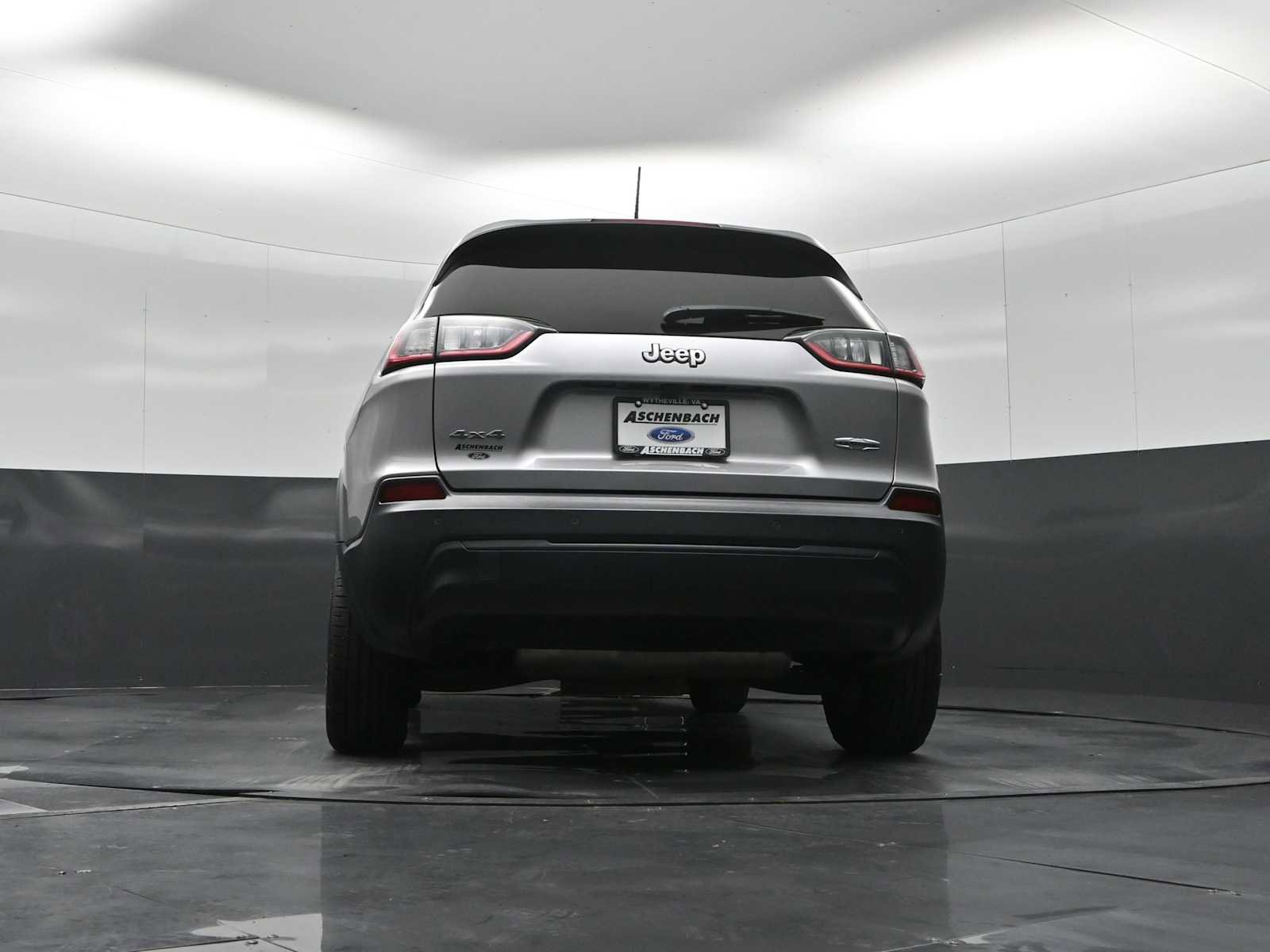 Used 2019 Jeep Cherokee Latitude Plus w/ Comfort/Convenience Group image 33
