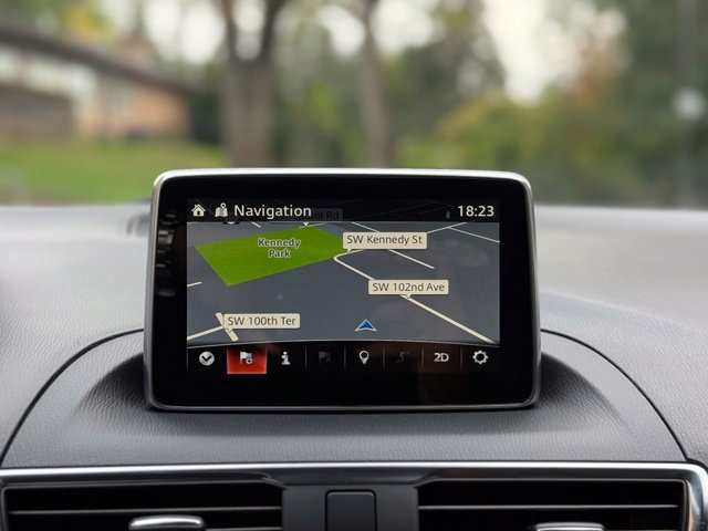 Used 2014 MAZDA MAZDA3 s Grand Touring w/ Technology Package FWD image 30