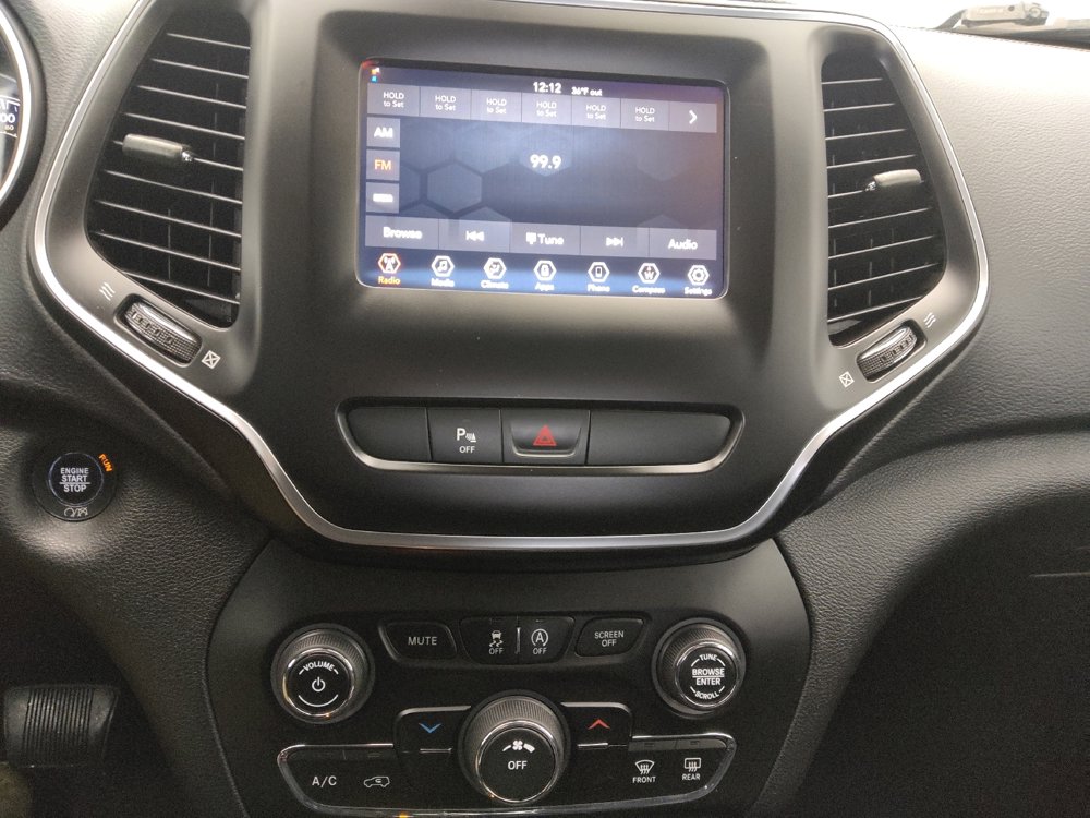 Used 2020 Jeep Cherokee Latitude Plus image 25