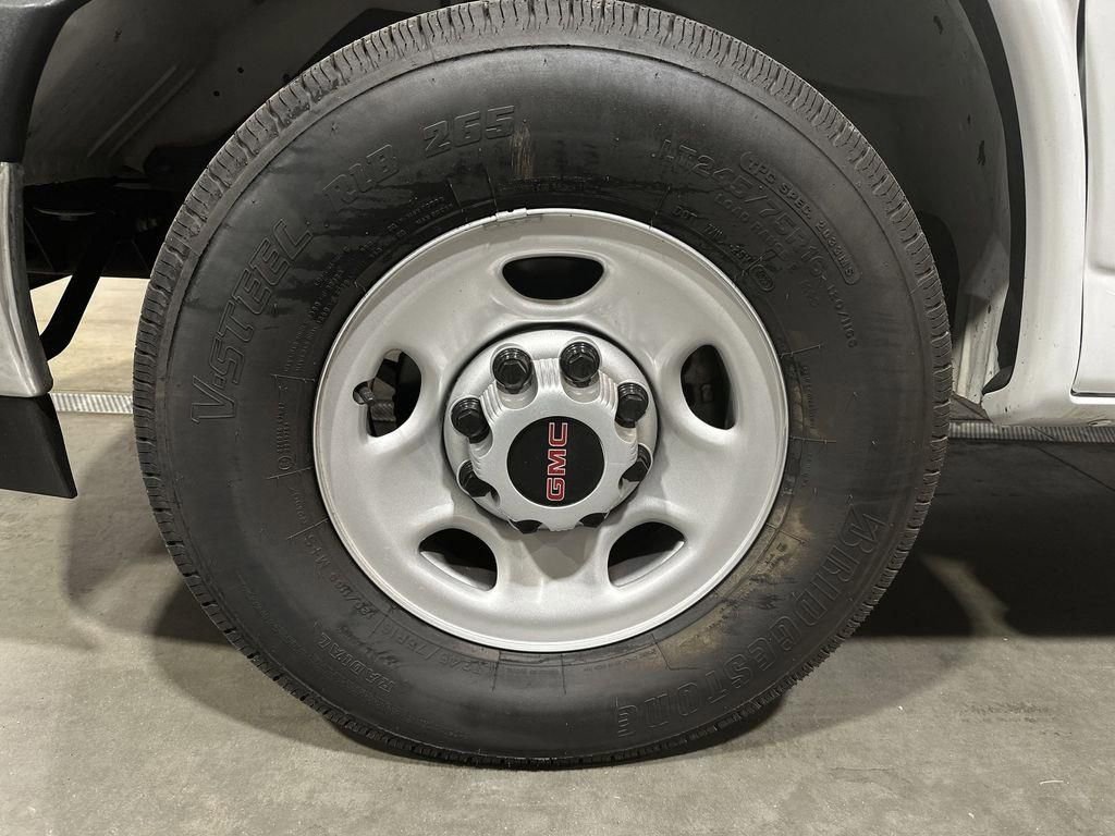 Used 2024 GMC Savana 2500 w/ Driver Convenience Package image 18