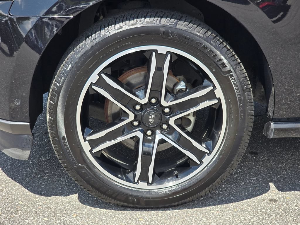 Used 2019 Ford Expedition Limited w/ Equipment Group 303A AWD/4WD image 26
