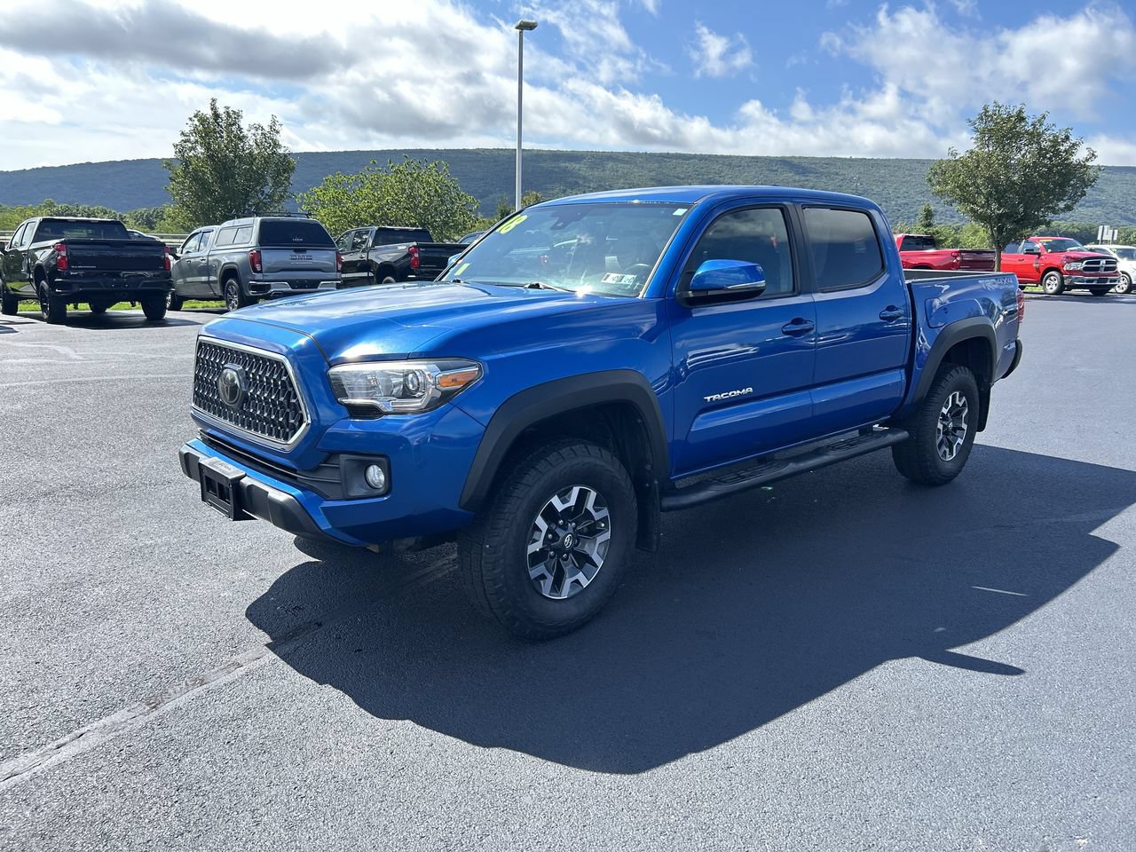 Used 2018 Toyota Tacoma TRD Off-Road w/ Exterior Package AWD/4WD image 3