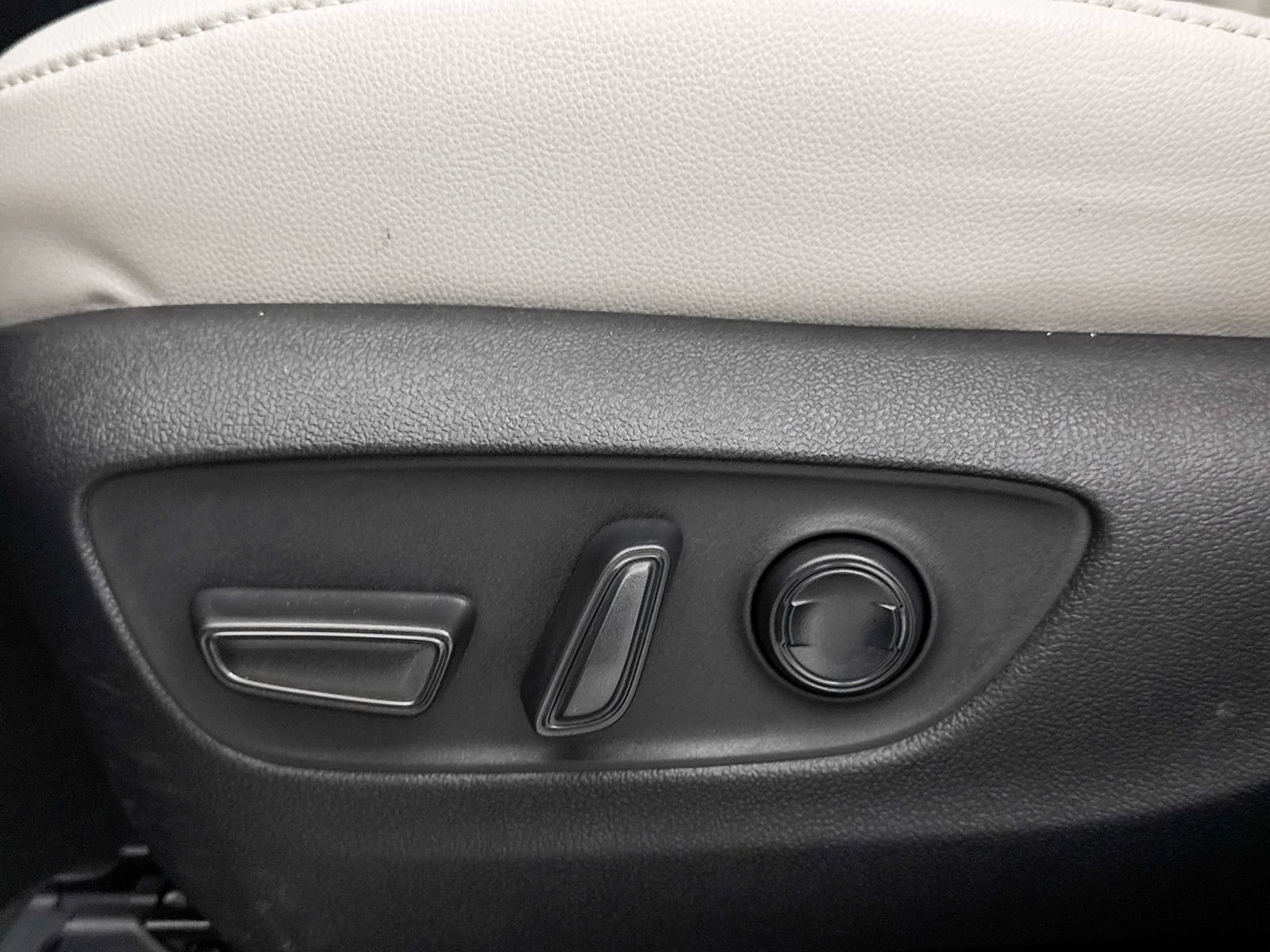 Used 2025 Toyota Grand Highlander FWD image 29